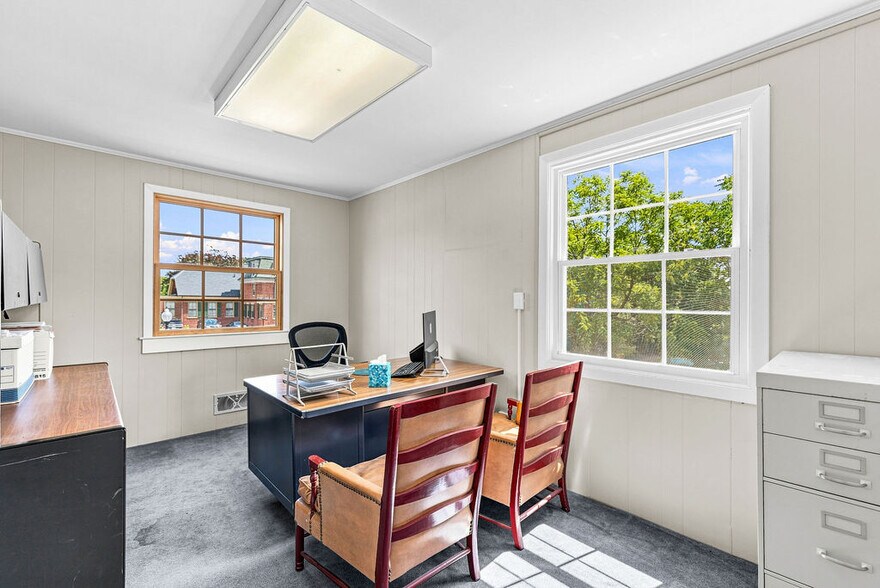 More Photos Of 17 Orchard St, New Bedford Office For Sale