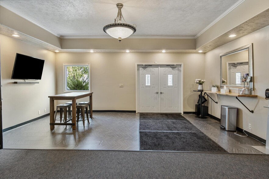 More Photos Of 1707 J St, Omaha Specialty For Sale