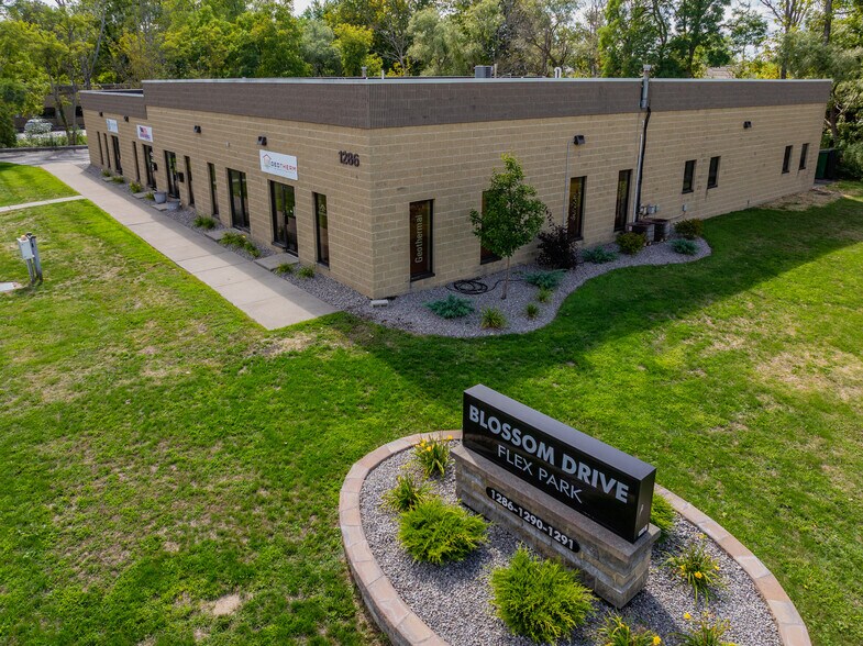 More Photos Of 1290 Blossom Dr, Victor Medical For Lease