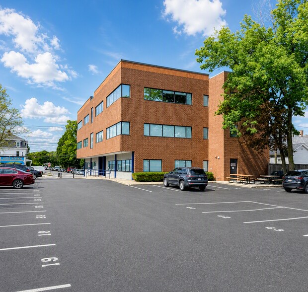 More Photos Of 50 Prospect St, Waltham Office For Lease