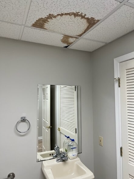 More Photos Of 1700 Ups Dr, Louisville Office For Sale