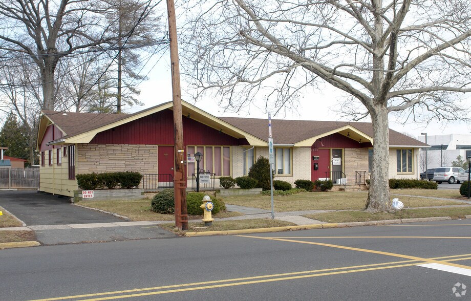 More Photos Of 2305 N Wood Ave, Roselle Medical For Sale