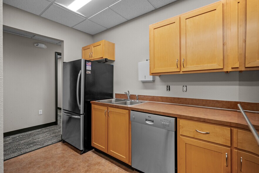 More Photos Of 1184 McGee Ct NE, Keizer Medical For Lease