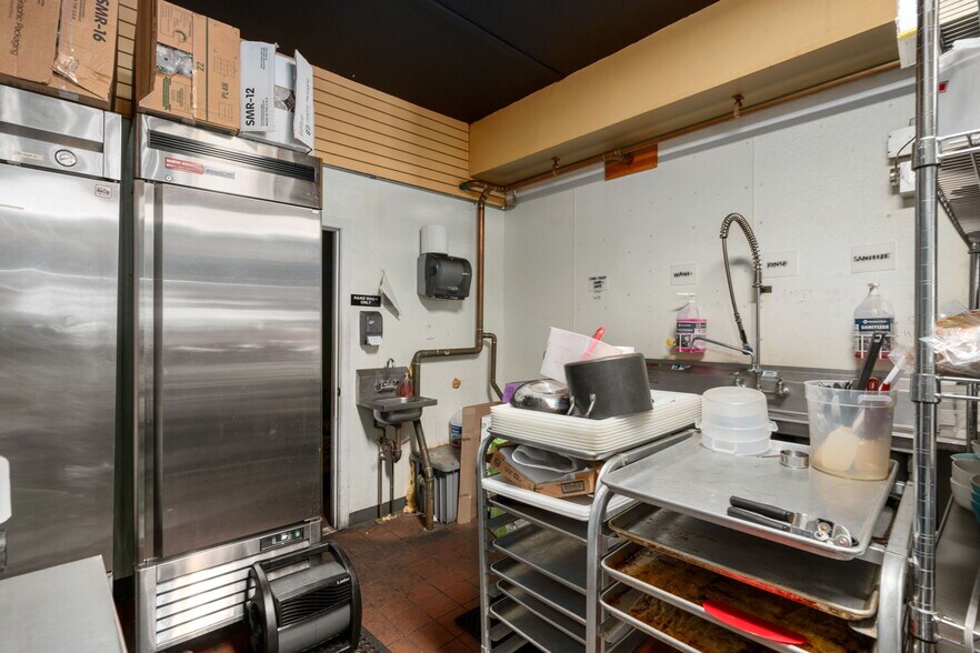 More Photos Of 10-14 Chelmsford St, Chelmsford Storefront For Sale