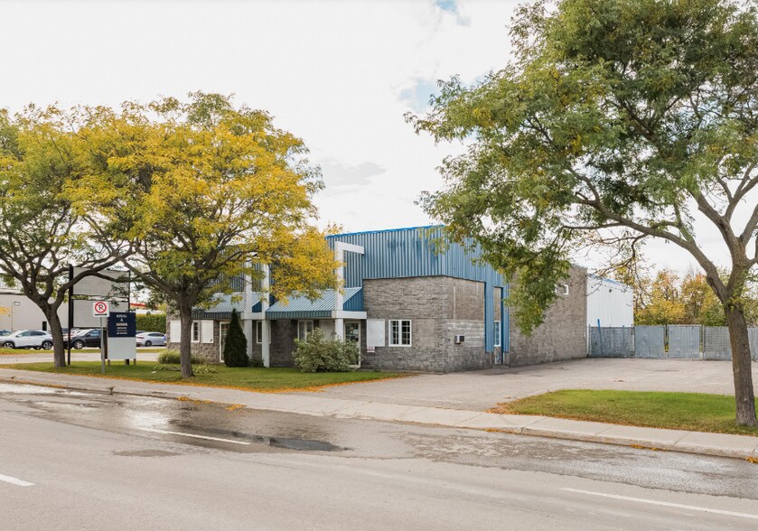 Primary Photo Of 28-30 Boul De La Seigneurie E, Blainville Manufacturing For Sale