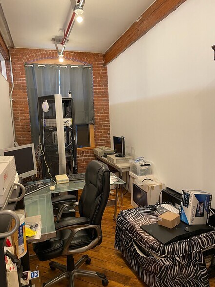 More Photos Of 51-55 Lake St, Nashua Light Manufacturing For Sale