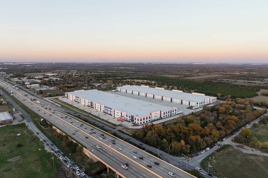 More Photos Of 1800 South I-35E Hwy, Lancaster Industrial For Lease