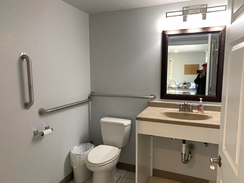 More Photos Of 2301-2359 Silvernail Rd, Pewaukee Unknown For Lease