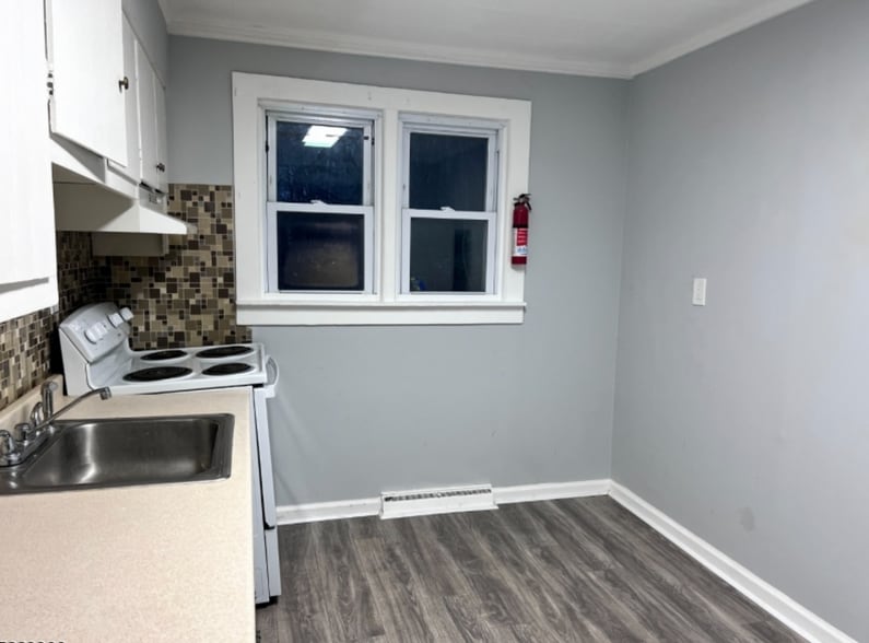 More Photos Of 13 US Highway 206 S, Sandyston Storefront Retail Residential For Sale