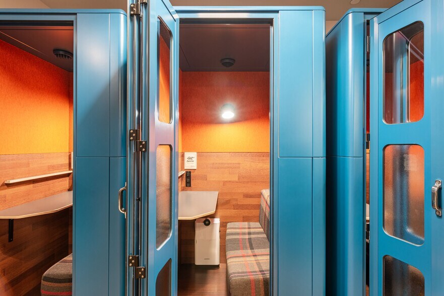 More Photos Of 8 W 126th St, New York Coworking Space