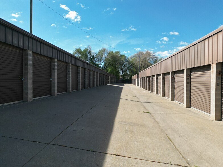 More Photos Of 2087 N Main St, Sunset Freestanding For Sale