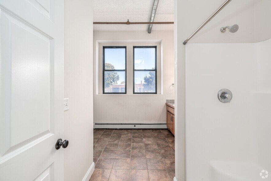 More Photos Of 617 Hiawatha Blvd E, Syracuse Apartments For Lease