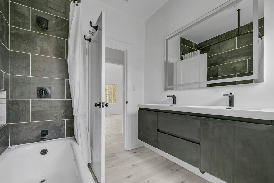 More Photos Of 5112 Edgewood Pl, Los Angeles Multifamily For Sale