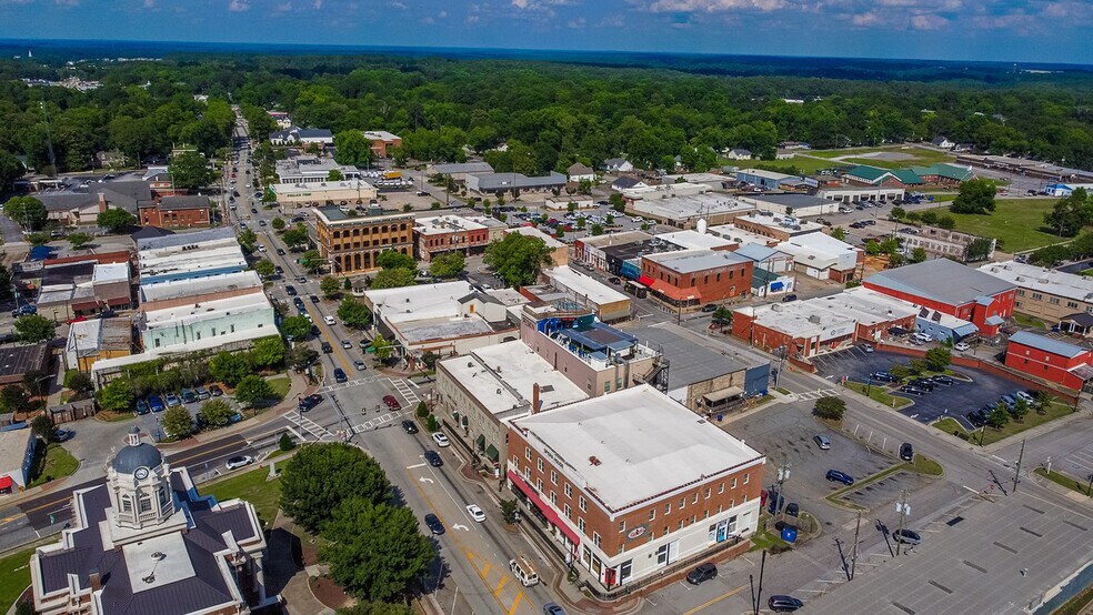 More Photos Of 21 E Athens St, Winder General Retail For Sale
