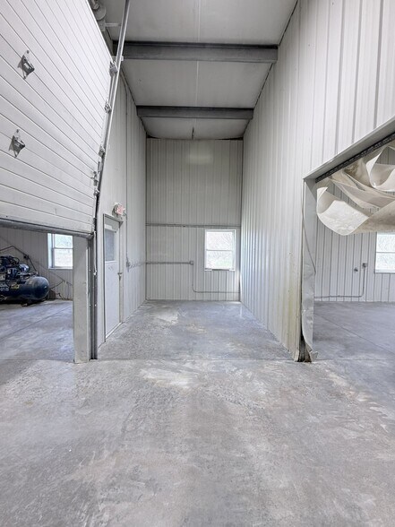 More Photos Of 875 Enterprise Ave, Galesburg Industrial For Sale
