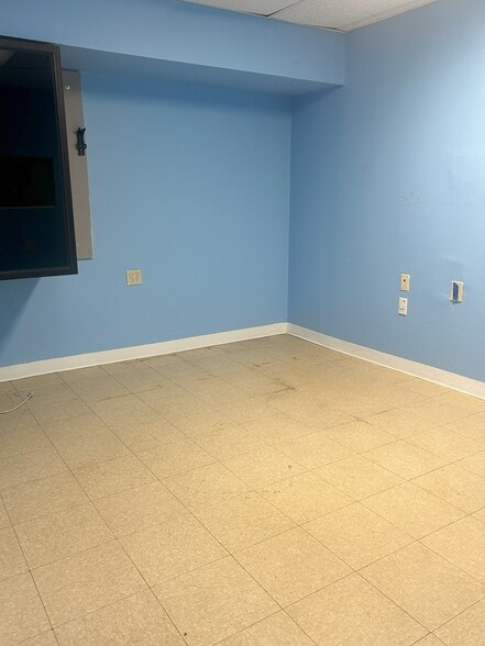 More Photos Of , Fairburn Unknown For Sale