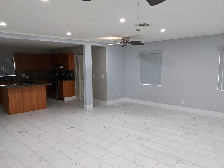 More Photos Of 2247 Polk St, Hollywood Land For Sale