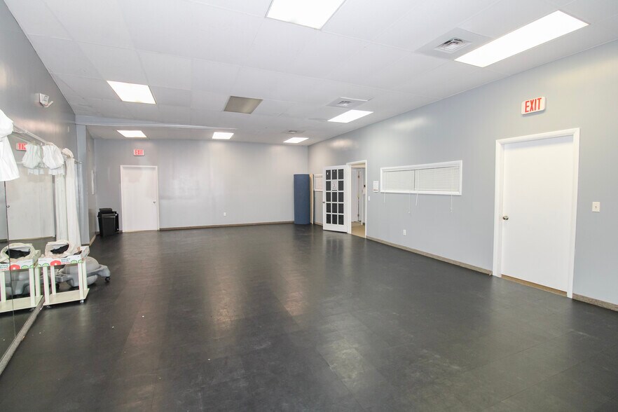 More Photos Of 2801 Columbus Ave, Sandusky Freestanding For Sale