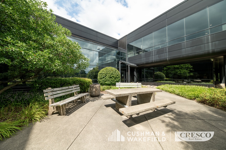 More Photos Of 6060 Parkland Blvd, Mayfield Heights Office For Lease