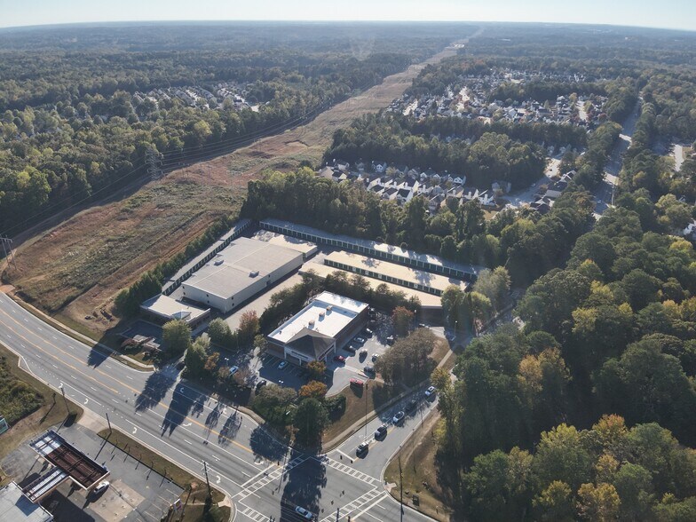 More Photos Of 7055 Old National Hwy, Riverdale Drugstore For Lease