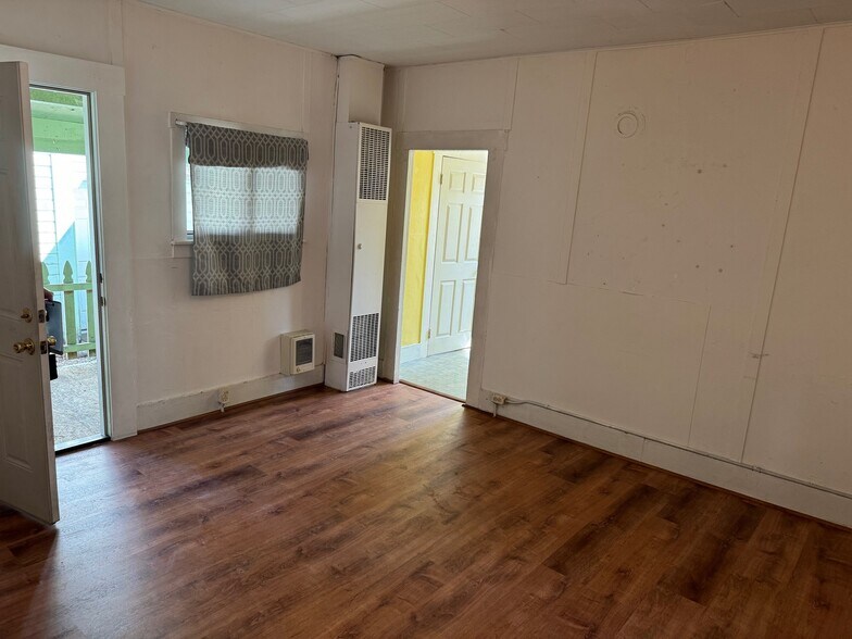 More Photos Of 490 W 4th Ave, Eugene Apartments For Sale