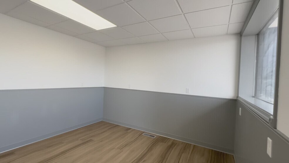 Primary Photo Of 2852 N Biagio, Ozark Office For Lease