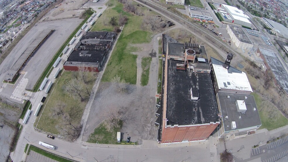 More Photos Of 2030 Howard St, Detroit Warehouse For Sale