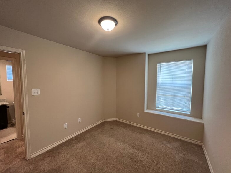 More Photos Of 6618 Mia Way, San Antonio Apartments For Sale