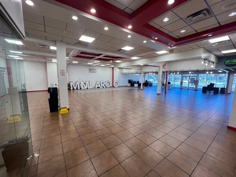 7000 Park Blvd, Pinellas Park, FL 33781 Freestanding For Sale