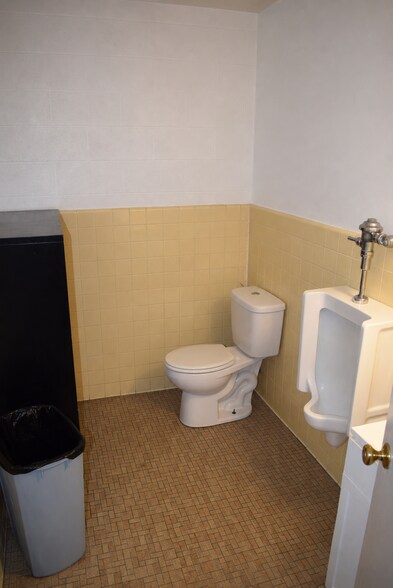 More Photos Of 3515 Summer Ave, Memphis Office For Sale