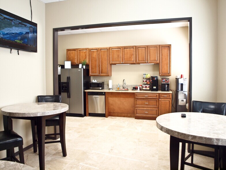 More Photos Of 1000 Heritage Center Cir, Round Rock Office For Sale