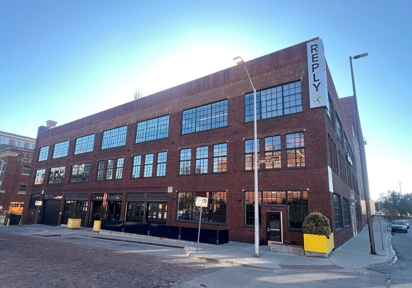 Primary Photo Of 2101 Broadway St, Kansas City Office Residential For Lease