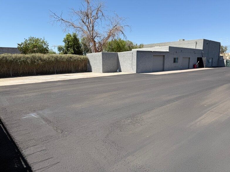 More Photos Of 10729 N 19th Ave, Phoenix Flex For Sale