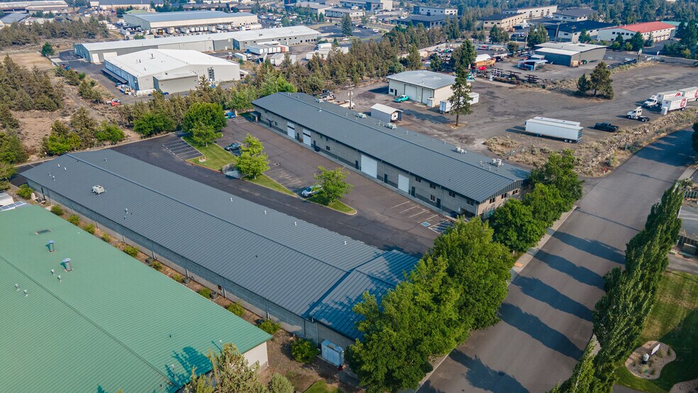 More Photos Of 62958 NE Layton Ave, Bend Light Manufacturing For Sale