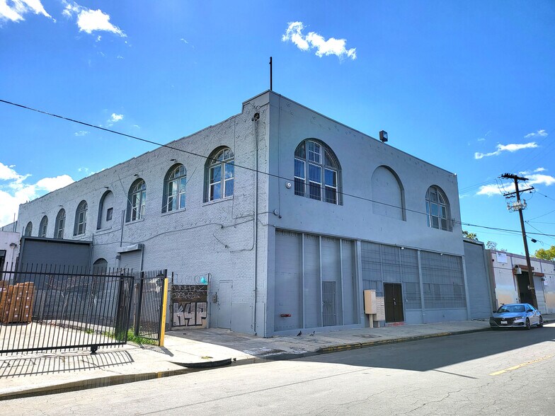 More Photos Of 1518 Paloma St, Los Angeles Warehouse For Sale
