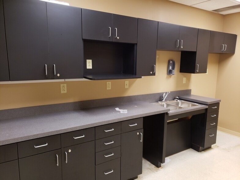 More Photos Of 3131 Spring Grove Ave, Cincinnati Warehouse For Lease