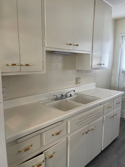 More Photos Of 6442 n bayley, Wichita Apartments For Sale