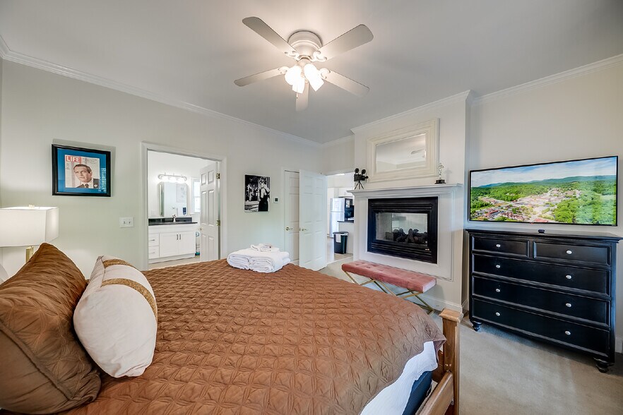 More Photos Of 892 Edelweiss Strasse, Helen Hotel For Sale