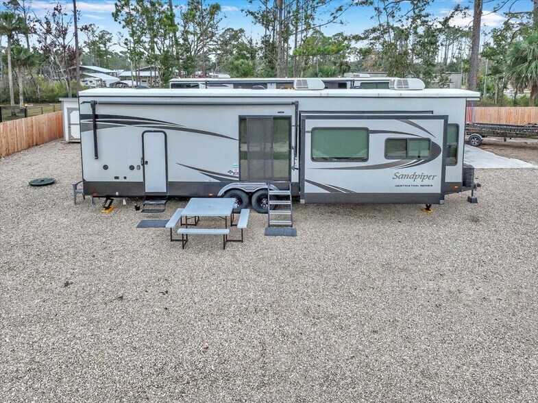 More Photos Of 516 2nd NW st, Steinhatchee Specialty For Sale