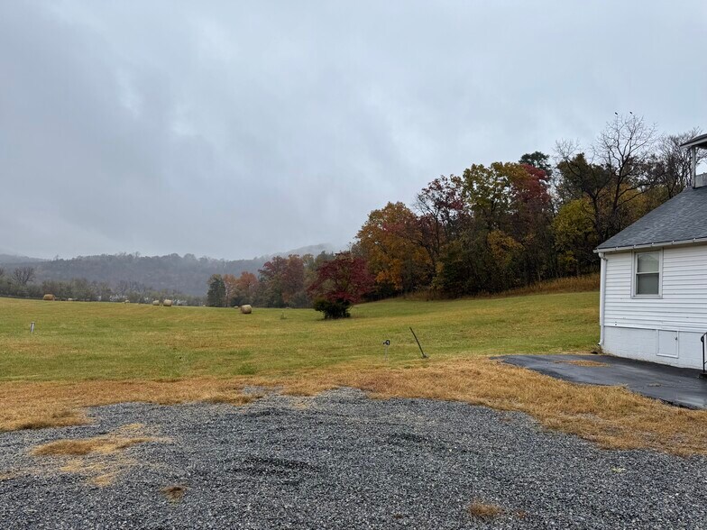 More Photos Of 5791 W River Rd, Salem Specialty For Sale