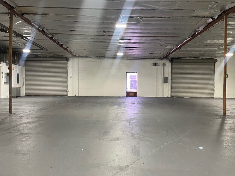 More Photos Of 15025 Badillo St, Baldwin Park Manufacturing For Lease