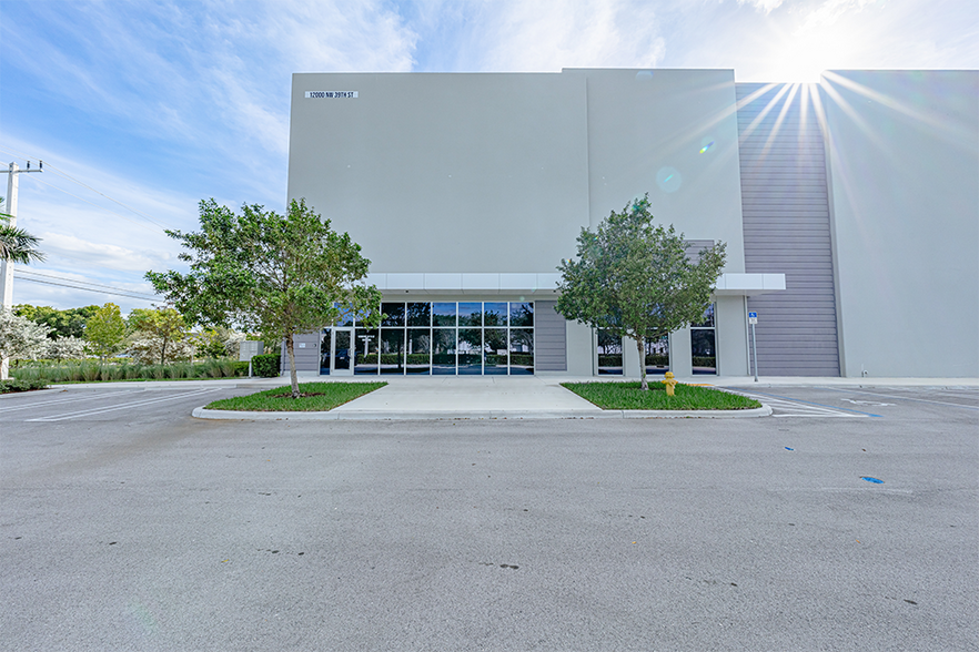 More Photos Of 12000 NW 39 St, Coral Springs Unknown For Lease