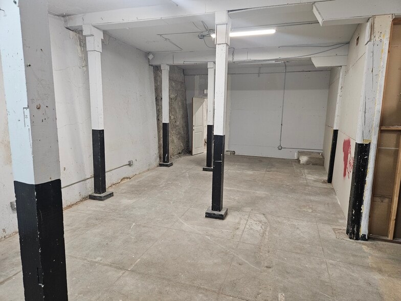 More Photos Of 260 N Petaluma Blvd, Petaluma Storefront Retail Office For Lease