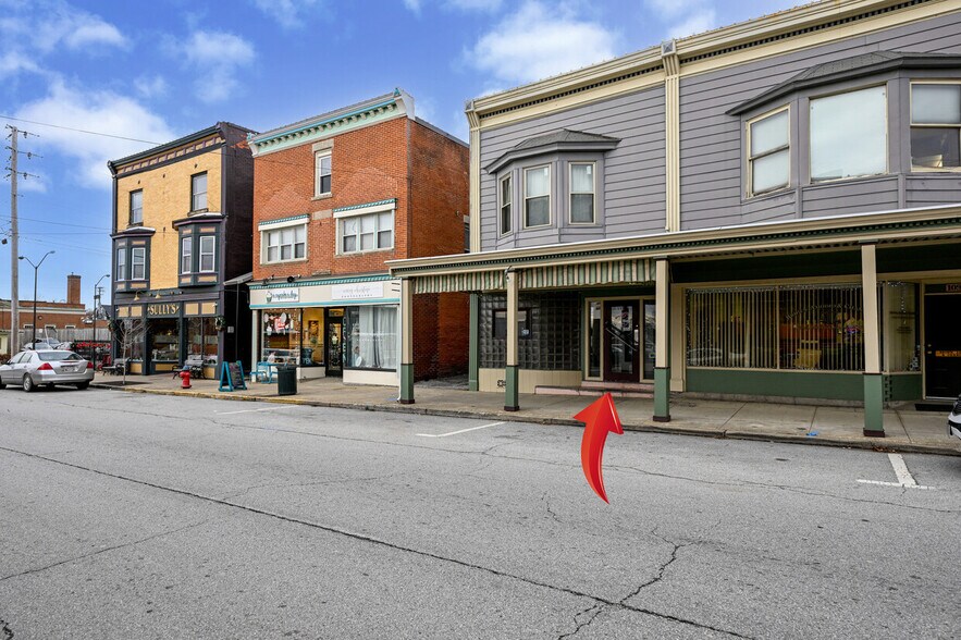 More Photos Of 111 W Liberty St, Medina Restaurant For Lease