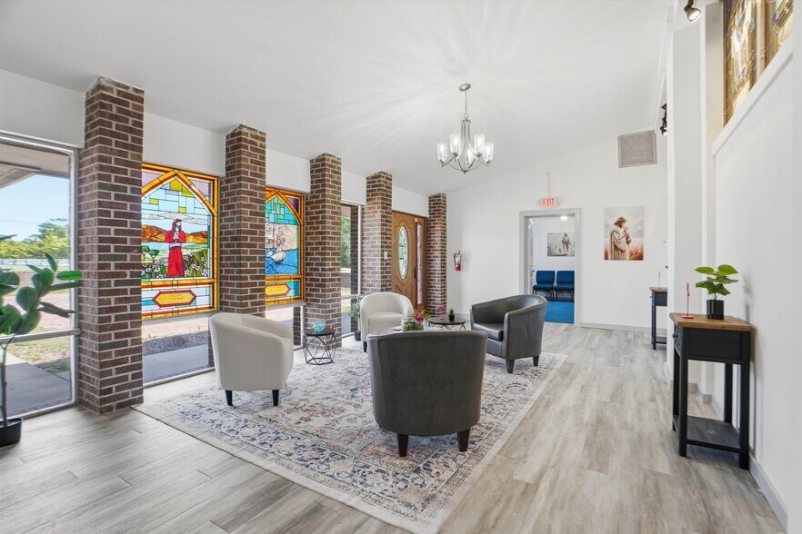 More Photos Of 8075 Lone Star Rd, Jacksonville Religious Facility For Sale