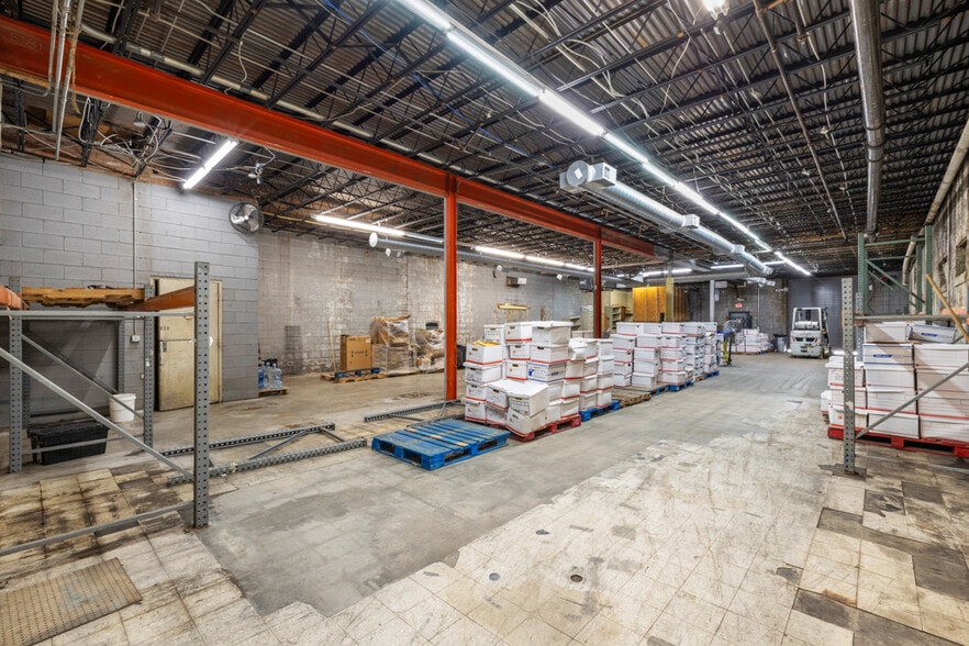 More Photos Of 120 S Main St, Lancaster Warehouse For Lease