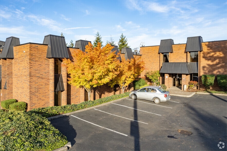 Primary Photo Of 8401 NE Halsey St, Portland Medical For Lease