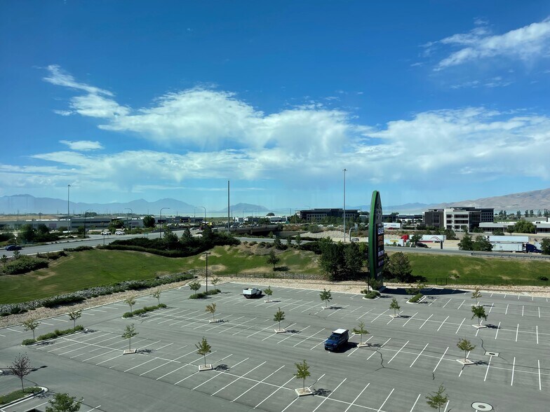 More Photos Of 2100 W Pleasant Grove Blvd, Pleasant Grove Office For Lease