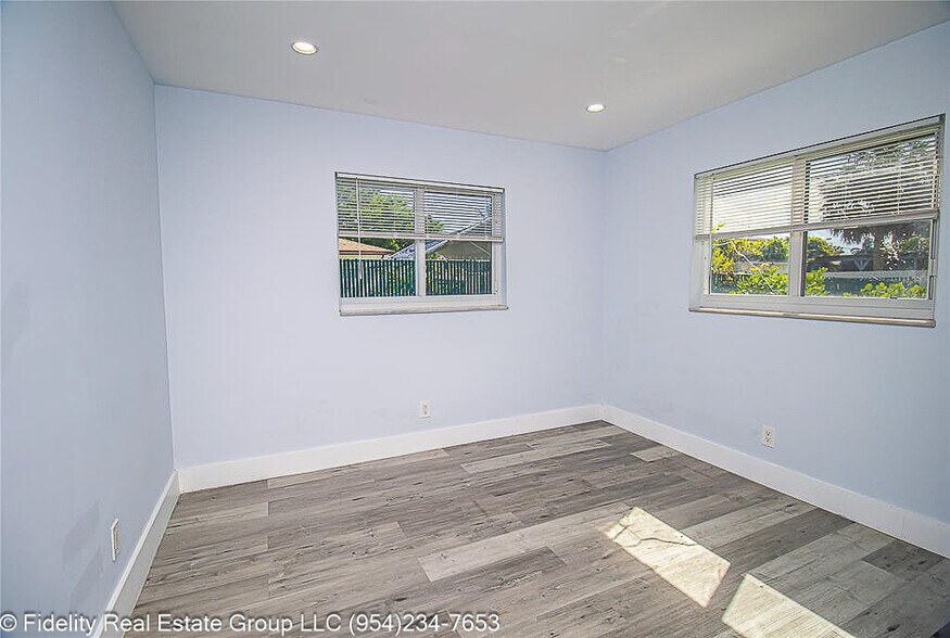 More Photos Of 2432 Sherman St, Hollywood Apartments For Sale
