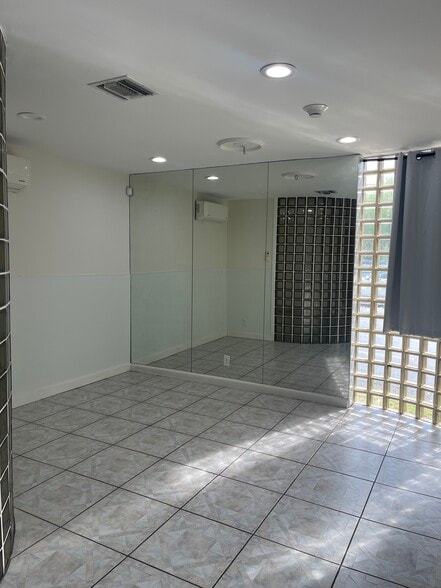 More Photos Of 201 SE 19th St, Fort Lauderdale Medical For Sale